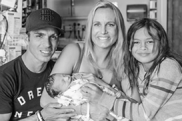 Toni Elias mit seiner Familie