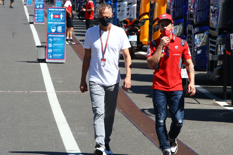 Manager Simone Battistella mit Andrea Dovizioso