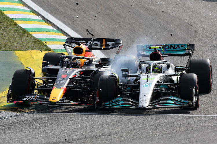 Max Verstappen und Lewis Hamilton kamen sich zu nahe – dafür kassierte der Red Bull Racing-Star eine Strafe