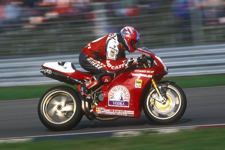 Carl Fogarty in Assen 1994 mit der Ducati 916