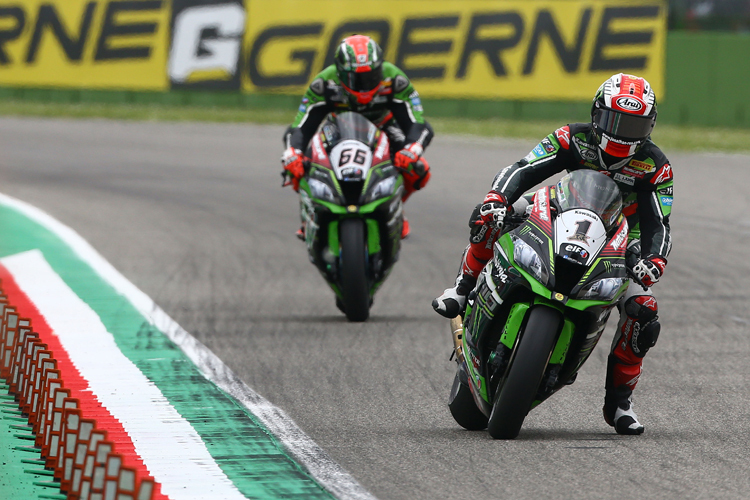 Sinnbild der Saison: Jonathan Rea vor Tom Sykes