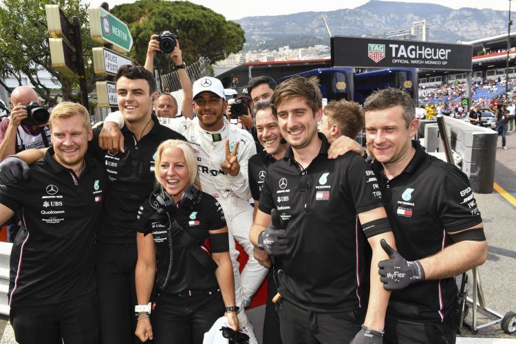 Lewis Hamilton & Team
