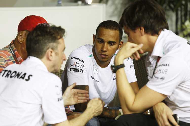 Lange Gesichter bei Lewis Hamilton & Co.