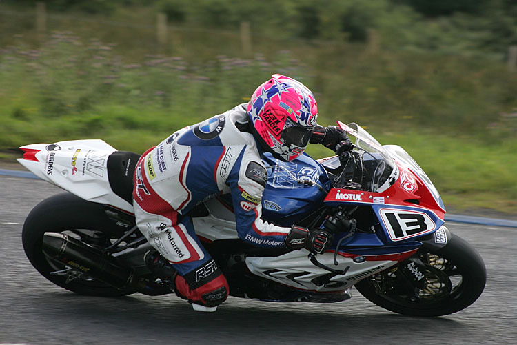 Premierensieg für Lee Johnston (BMW) beim Ulster Grand Prix