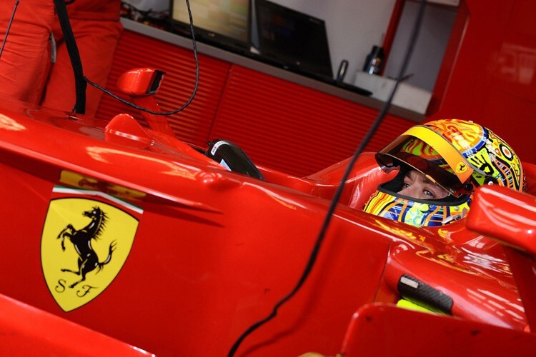 Valentino Rossi bei einem Ferrari-Test in Mugello 2010
