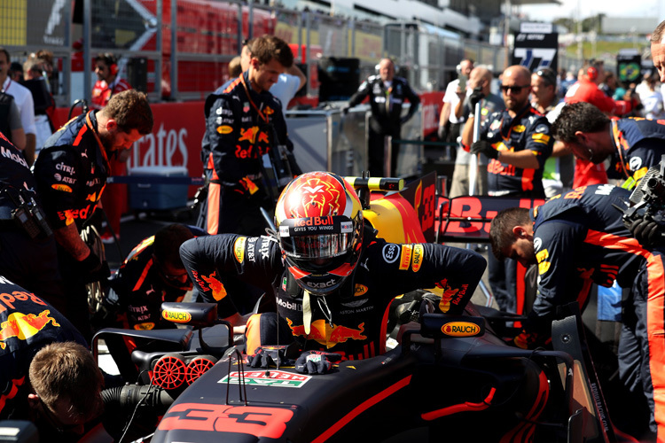 Max Verstappen bleibt Red Bull Racing treu