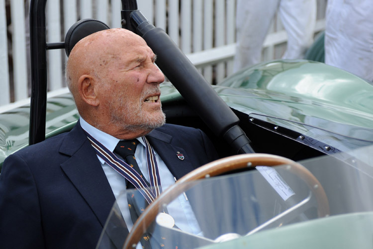 Sir Stirling Moss befindet sich wieder auf dem Weg der Besserung