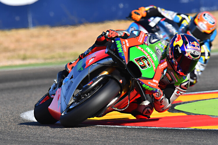 Stefan Bradl vor Tito Rabat in Aragonien