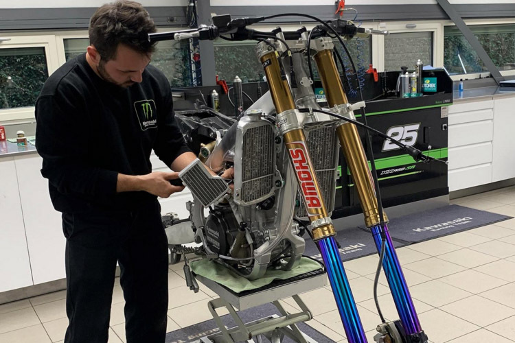 Das Werksmotorrad von Clement Desalle wird jetzt weiterentwickelt