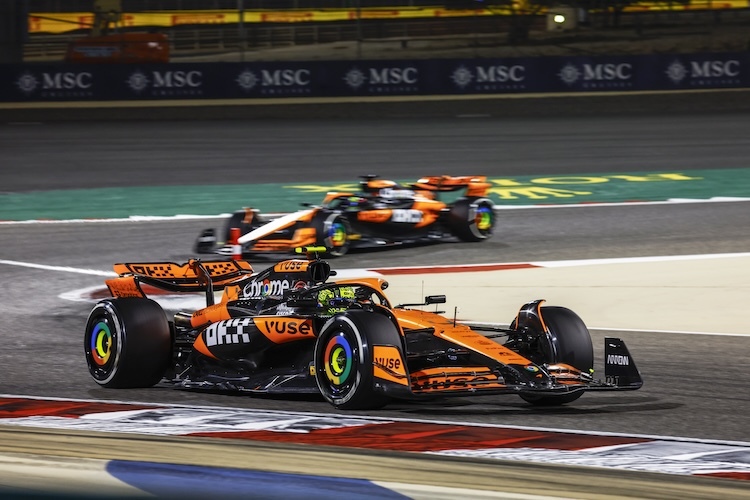 Lando Norris vor Oscar Piastri in Bahrain