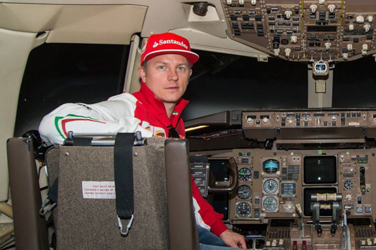 Kimi Räikkönen in einem UPS-Flieger