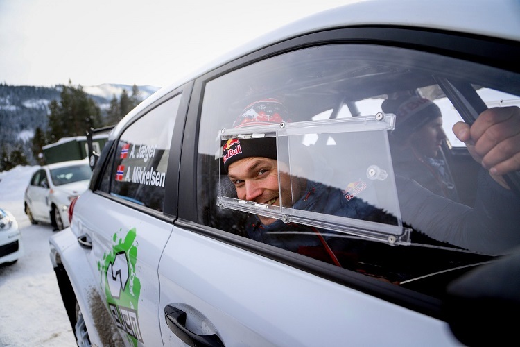 Ungewohnt: Andreas Mikkelsen auf dem Beifahrersitz