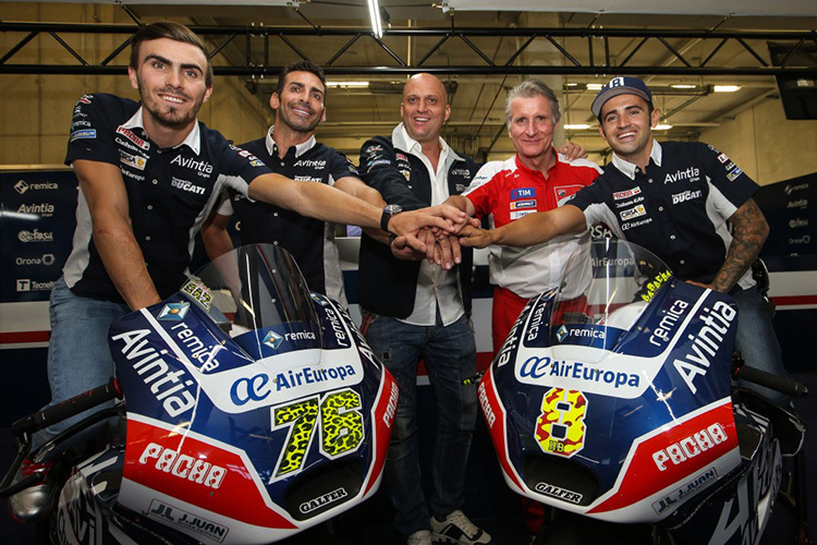 Loris Baz und Héctor Barberá werden auch 2017 für das Avintia-Team mit Ducati-Bikes an den Start gehen