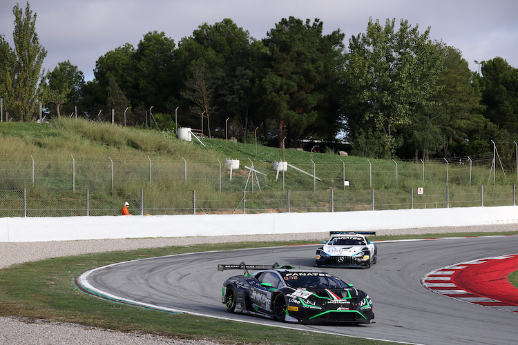 Patrick Kujala wuchtet den Barwell Motorsport Lamborghini auf die Pole-Position