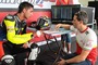 Yonny Hernandez mit Pramac-Teamchef Francesco Guidotti