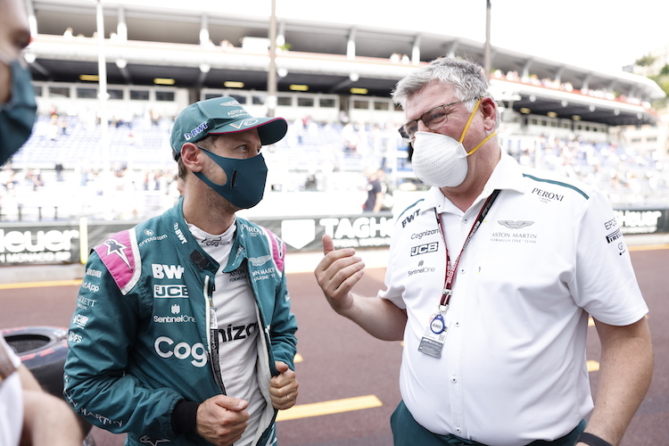 Sebastian Vettel mit Otmar Szafnauer