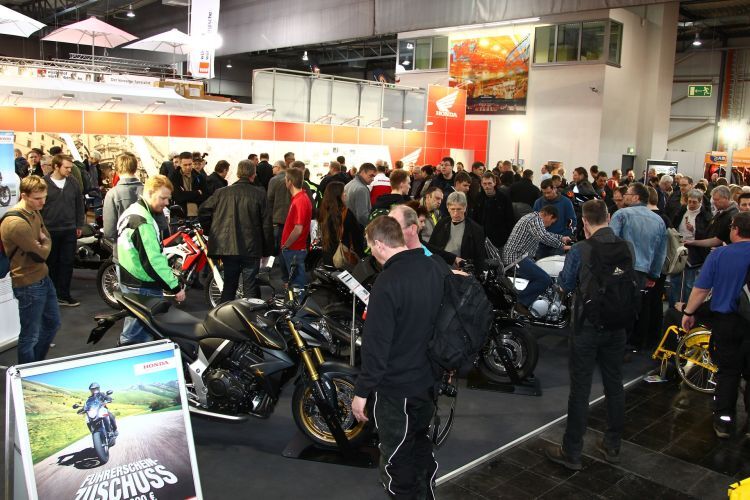 Volle Hallen bei der Motorradmesse in Dortmund