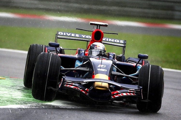 Sebastian Vettel auf dem Weg zu seinem ersten GP-Siege, 2008 in Monza