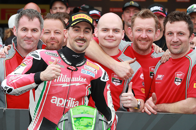 Eugene Laverty gibt bei Aprilia die Richtung vor