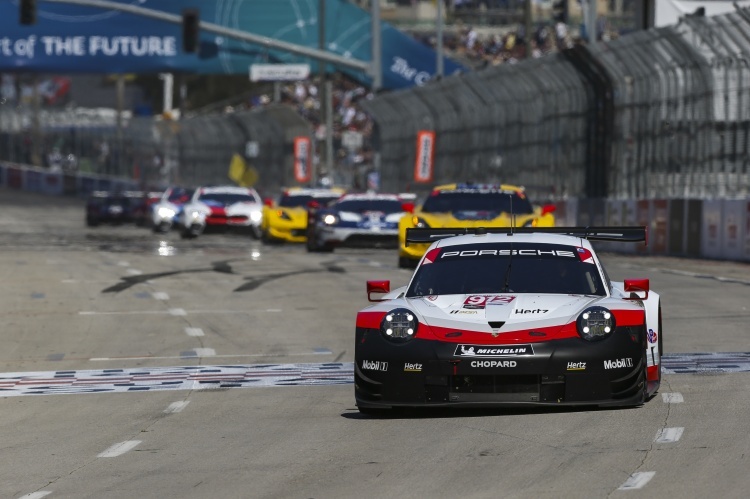 GTLM-Triumph in Long Beach für den Porsche 911 RSR