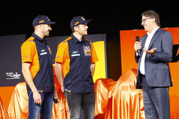 Sam Sunderland und Matthias Walkner mit KTM-Chef Stefan Pierer