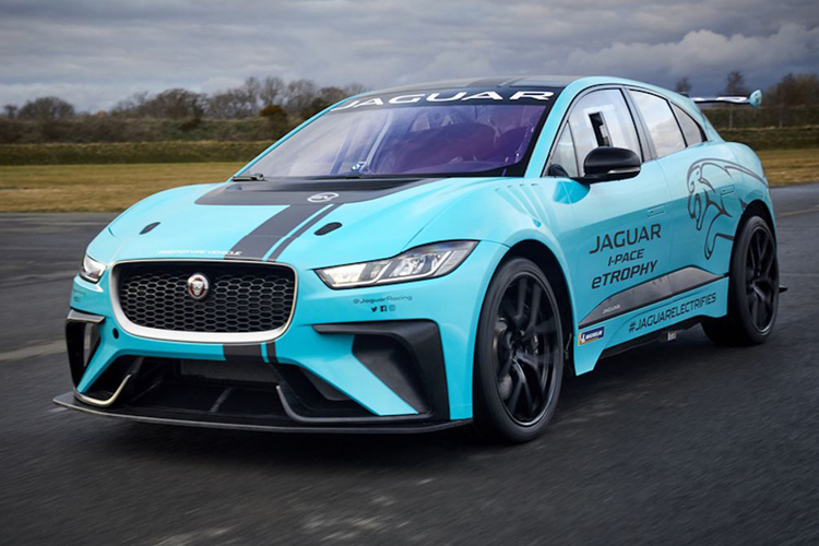 Jaguar I-Pace eTrophy: Ersehnte Premiere in Berlin