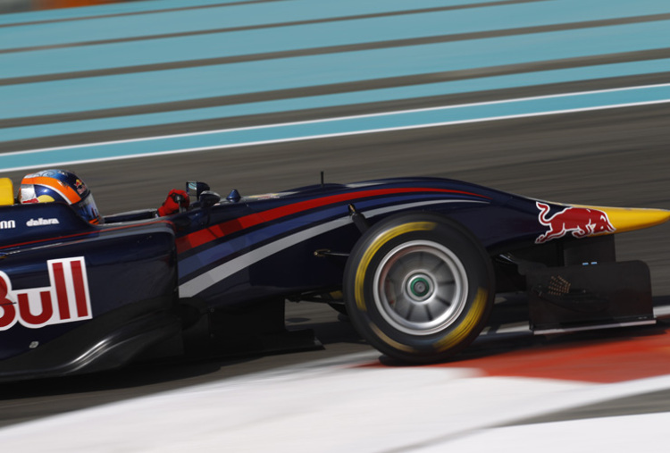 Red Bull-Junior Alex Lynn startete perfekt ins letzte GP3-Rennwochenende des Jahres