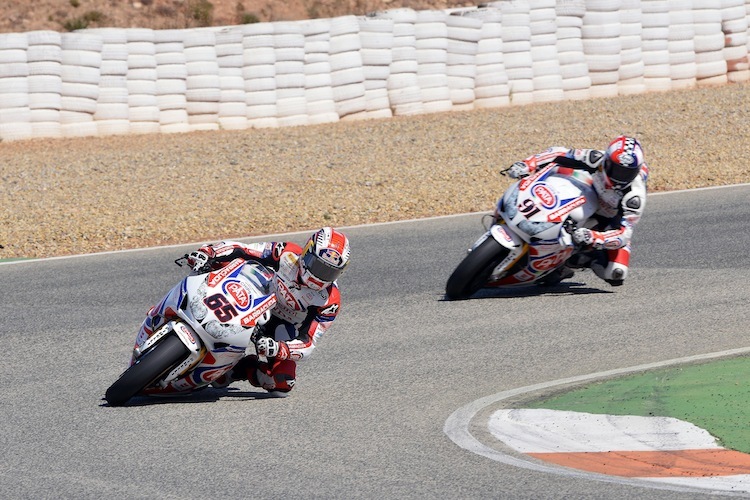 Jonathan Rea (65) und Leon Haslam in Cartegena