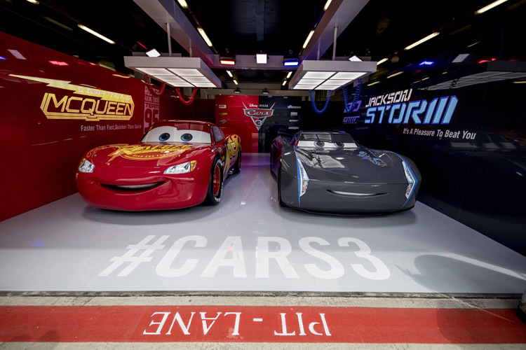 Mit eigener Box in Grossbritannien dabei: Lightning McQueen und Jackson Storm