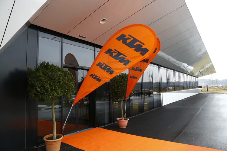 Der Eingang zu KTM Factory Racing