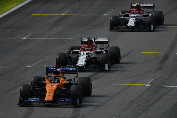Kimi Räikkönen kam kurz hinter Carlos Sainz ins Ziel