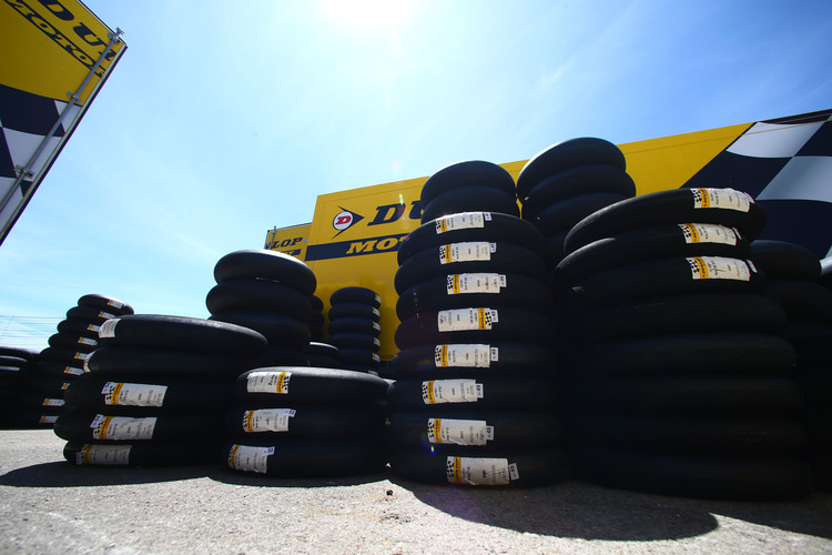 Das Dunlop-Moto2-Reifenlager in Jerez