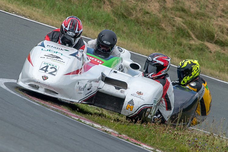 Christian Ruppert/Ueli Wäfler (42), hier in Schleiz vor Remse/Mulholland, hören auf