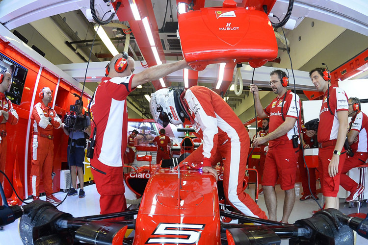 Wenig Zeit sich auszuruhen: Bald muss Sebastian Vettel wieder ins Cockpit steigen