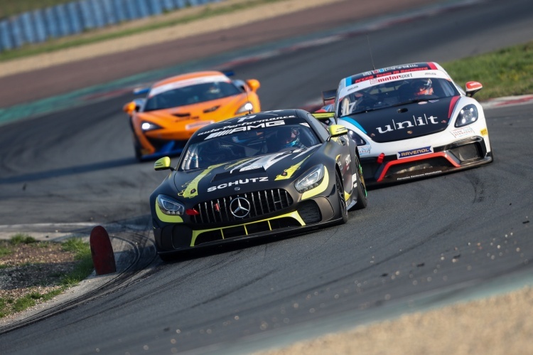 Markenvielfalt in der ADAC GT4 Germany: Mit Mercedes-AMG GT4, Porsche 718 Cayman GT4 Clubsport und McLaren 570S GT4