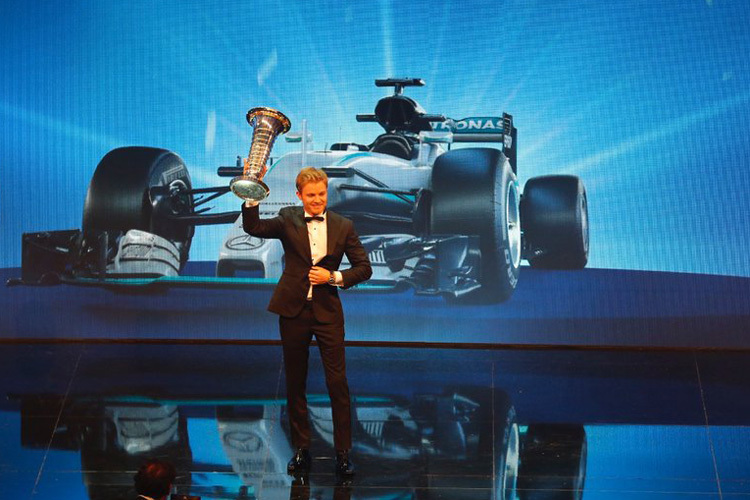 Nico Rosberg lässt die Formel-1-Welt rätseln: Wer wird 2017 neben Lewis Hamilton im Silberpfeil angreifen?