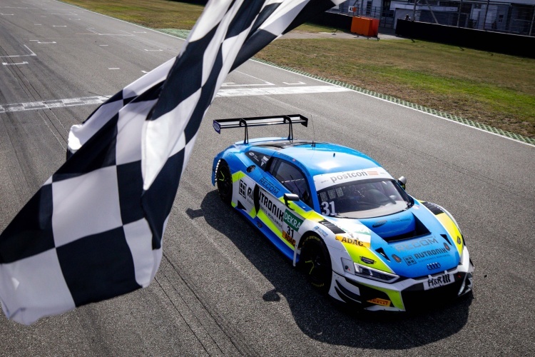 Der Audi R8 LMS von Rutronik Racing gewann das Sonntagsrennen des ADAC GT Masters