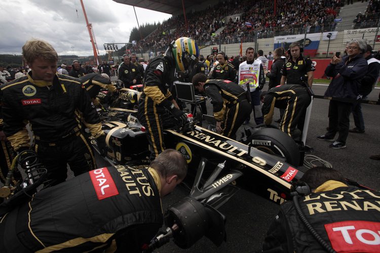 Der Lotus soll auch 2012 in Schwarz-Gold ausrücken