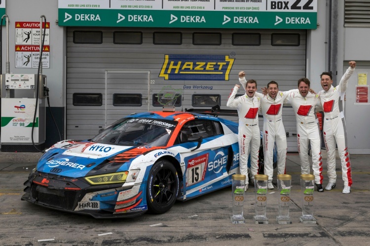 Sie gewannen 2022 die 24h auf dem Nürburgring: (v.li.) Dries Vanthoor, Robin Frijns, Frédéric Vervisch und Kelvin van der Linde