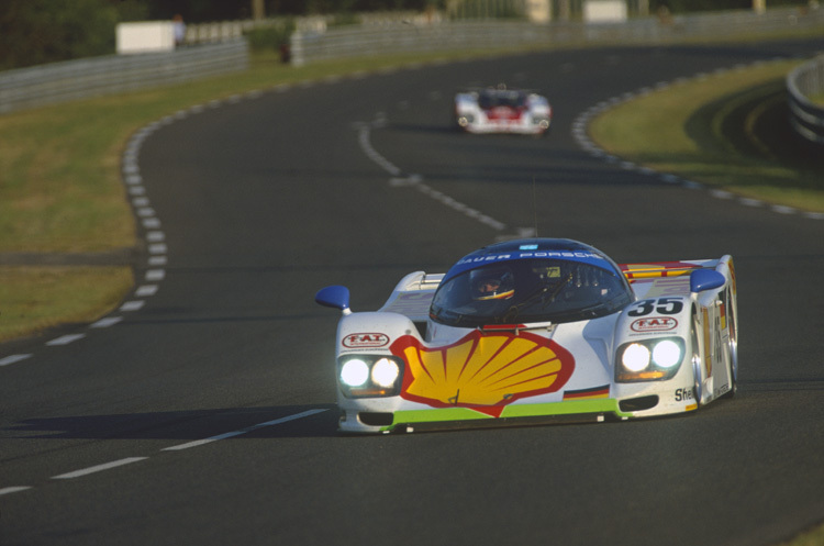 Der Dauer-Porsche 962 GT im Shell-Look ist auch Teil der Ausstellung