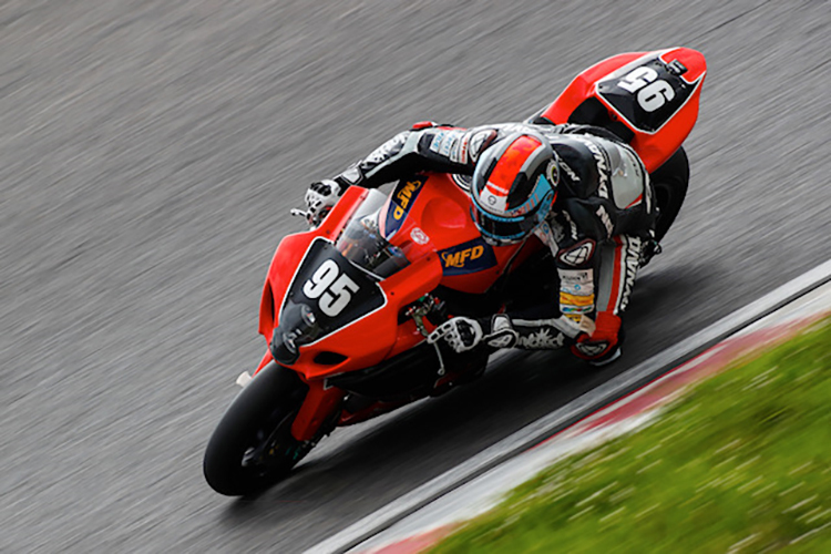 Marcel Schrötter auf der GSX-R1000 in Suzuka