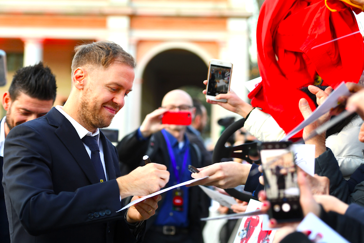 Sebastian Vettel vor der Präsentation des neuen Ferrari