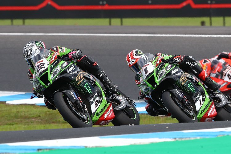 Alex Lowes vor Jonathan Rea