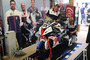 Letzte Handgriffe am Motorrad von Danny Webb