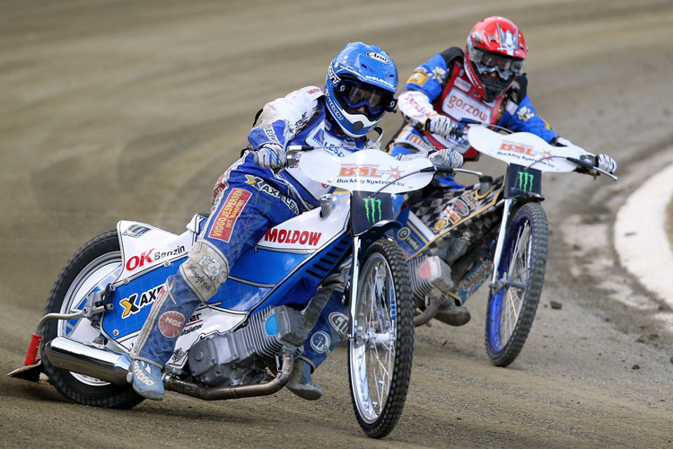 Nicki Pedersen (vorne) ist keine 25 mehr