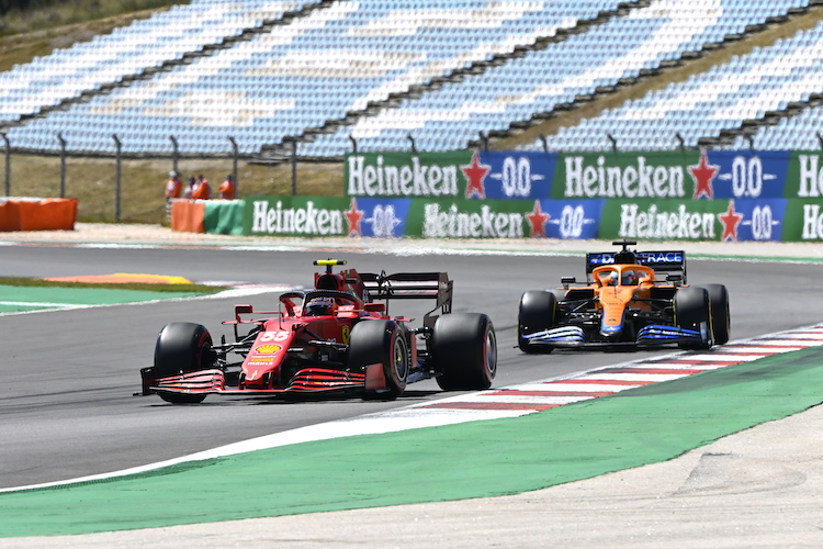Carlos Sainz blieb im Qualifying deutlich schneller als sein Teamkollege Charles Leclerc