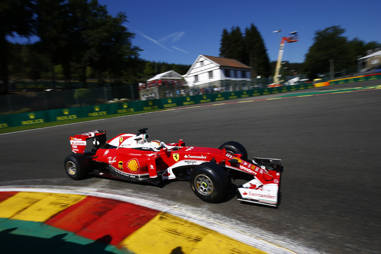 Sebastian Vettel in der Eau Rouge