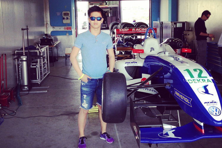 Nachwuchshoffnung Kang Ling: «Ich hatte das Gefühl, ein Renault ist nicht mehr das richtige Fahrzeug für mich, also unternahm ich einige Testtage mit der deutschen Formel 3»