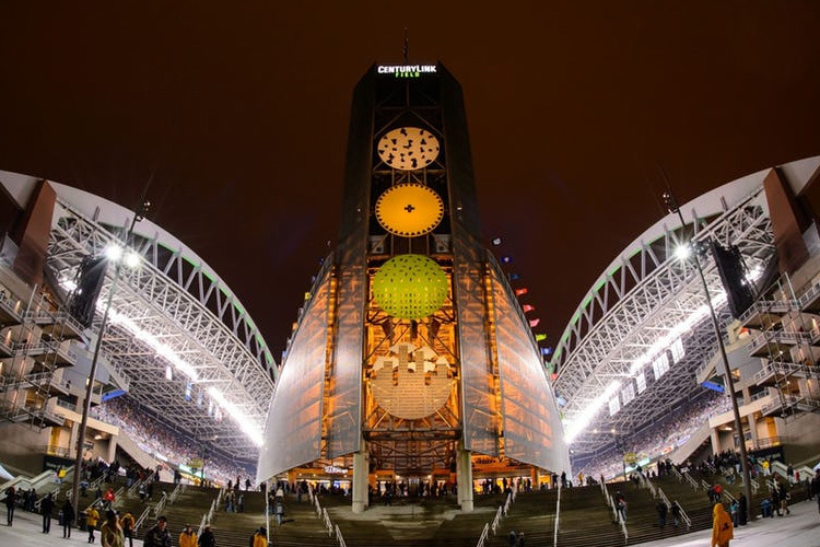 Das offene 'Century Link Field' von Seattle schützt nicht vor dem angekündigten Regen