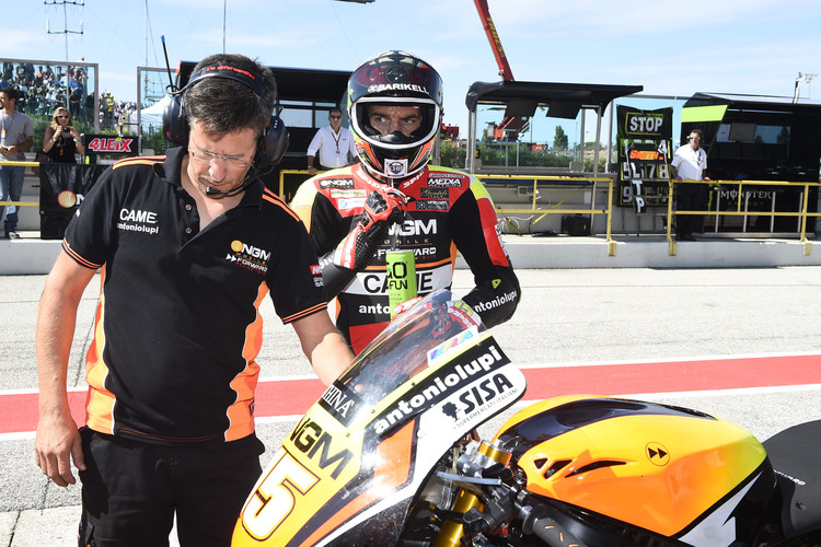 Alex De Angelis in Misano mit Data-Recording-Engineer Tex Geissler